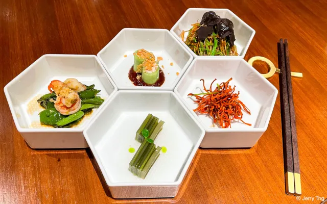 The Bridge: Menghidupkan Tradisi Sichuan di Atas Sungai Jin